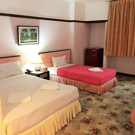 Daeng Plaza Hotel Phuket Exterior photo
