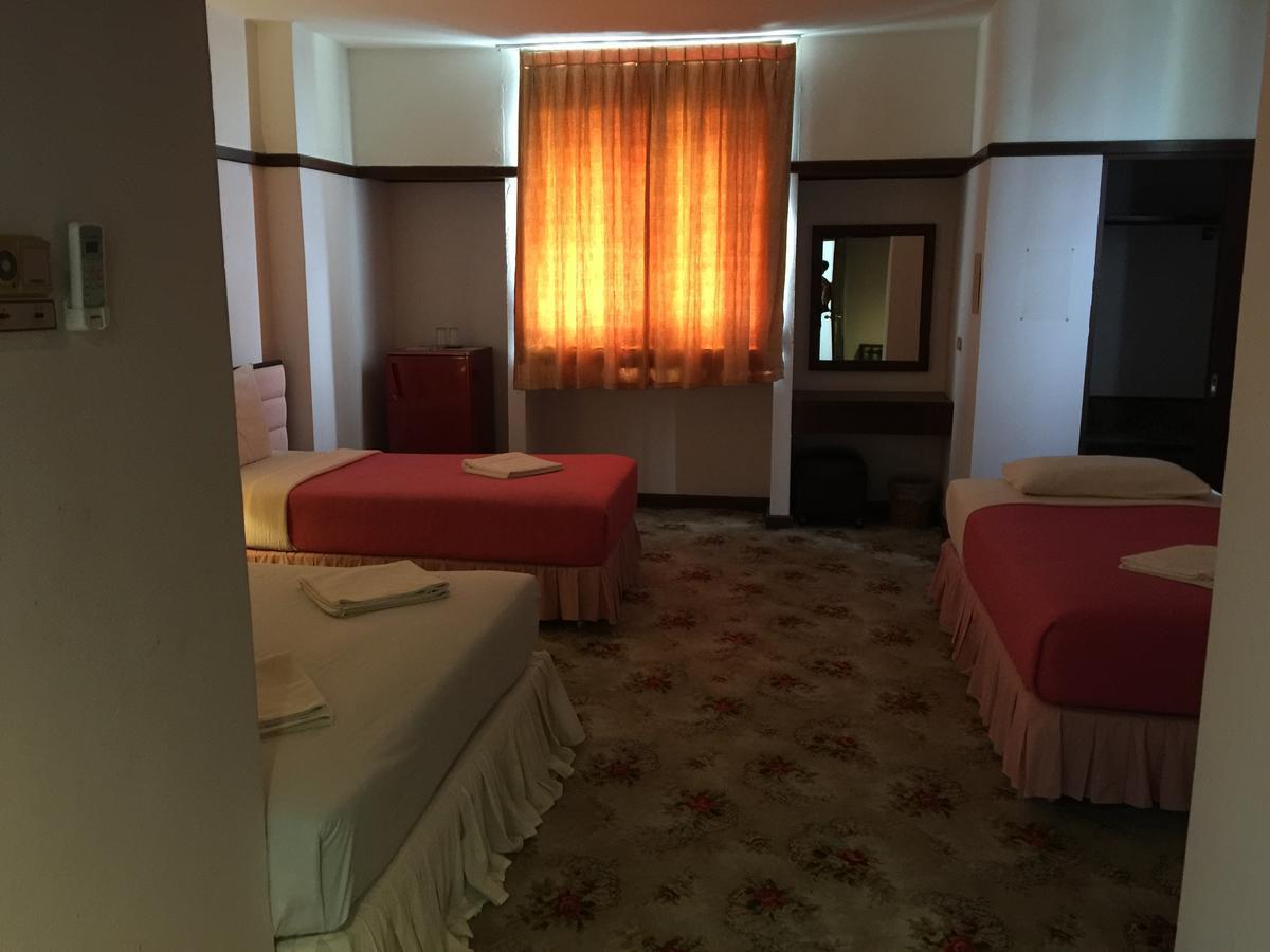 Daeng Plaza Hotel Phuket Exterior photo